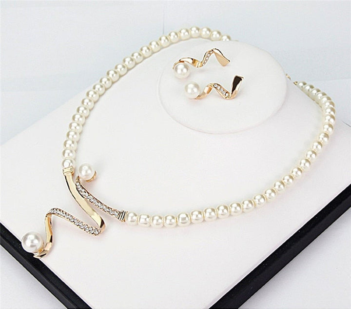 Susanna - Collar de perlas naturales + conjunto de pendientes