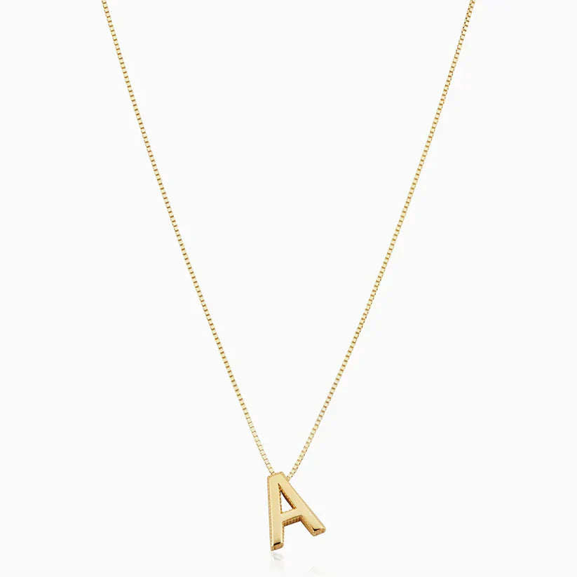 Collar con iniciales de amor