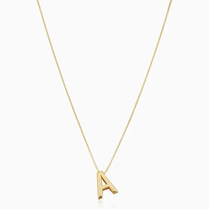 Collar con iniciales de amor