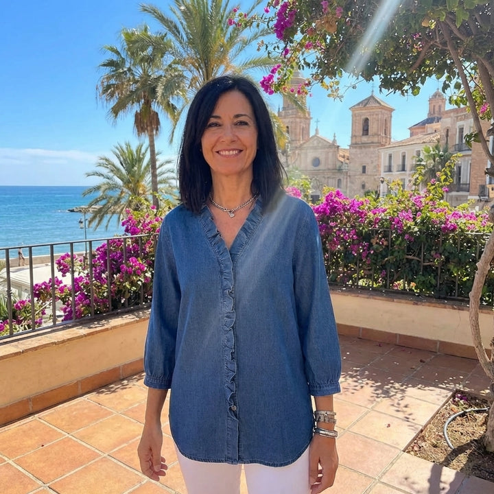 Lucía | Blusa denim fluida con cuello en V